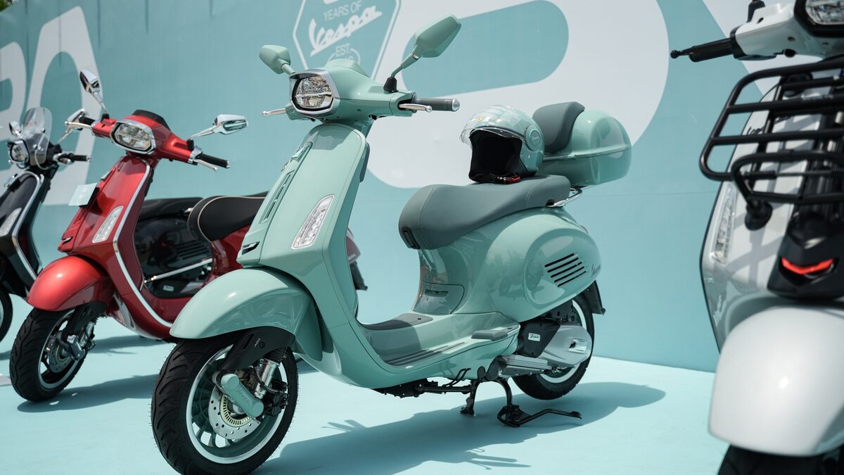 Cận cảnh Vespa Sprint 180 lần đầu xuất hiện tại Việt Nam: Giá ngang SH350i, động cơ mạnh nhất dòng Sprint nhưng không dành cho số đông