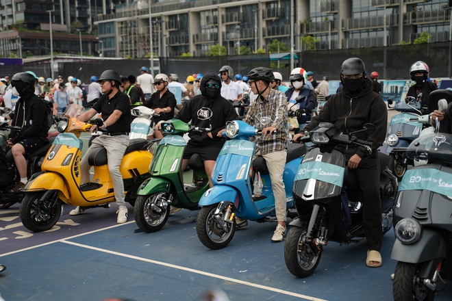 Đi Vespa không đơn giản là “chạy xe”, đó là một kiểu “trình diễn di sản”- Ảnh 13.