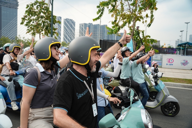 Đi Vespa không đơn giản là “chạy xe”, đó là một kiểu “trình diễn di sản”- Ảnh 14.
