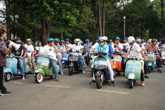 Đi Vespa không đơn giản là “chạy xe”, đó là một kiểu “trình diễn di sản”- Ảnh 7.