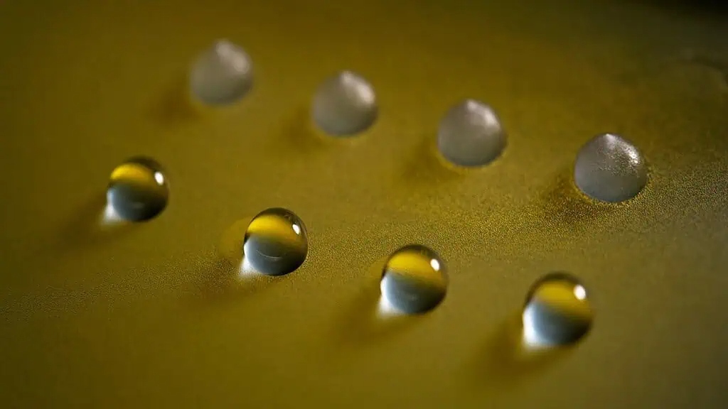 water-droplets-freeze-1024x576-17738904590582005039430 Phát hiện protein nấm có thể đóng băng nước ở nhiệt độ cao mở ra khả năng điều khiển thời tiết trong tương lai - Ảnh 1.