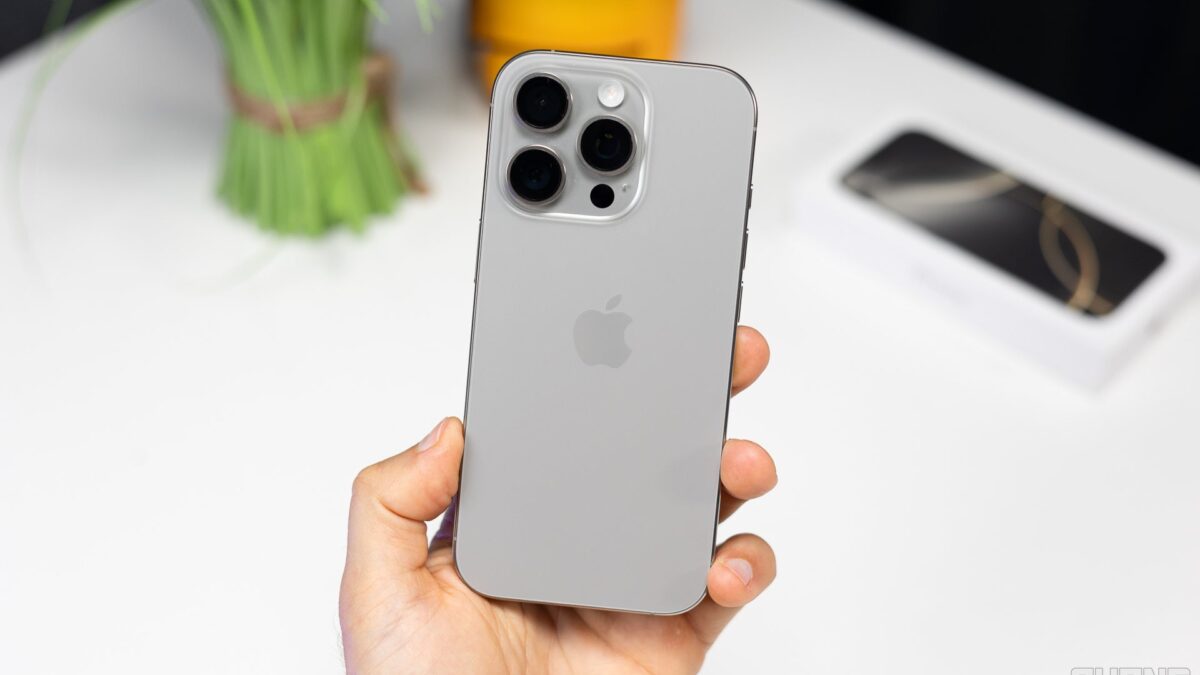 Đây là iPhone Pro khung Titan mới rẻ nhất Việt Nam, ăn đứt iPhone 17, rẻ hơn Galaxy S26 Ultra