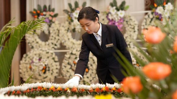 Ngành học dạy làm đám tang tại Trung Quốc: Ế ẩm bỗng hóa mỏ vàng, điểm chuẩn cao ngất, sinh viên giành giật nhau, 100% có việc làm