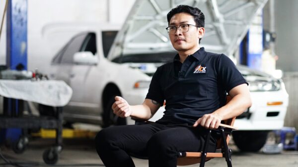 “Não bộ” xe PHEV bị khóa trái: thợ máy lao đao, chủ xe không có cách nào khác ngoài vào hãng