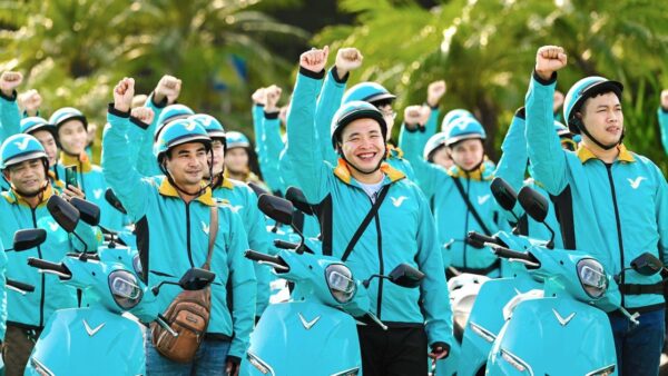 Hãng taxi của ông Phạm Nhật Vượng có thể mua 5 triệu xe VinFast: Lượng ô tô bằng 5 năm doanh số toàn cầu, xe máy bằng 10 năm doanh số 2025