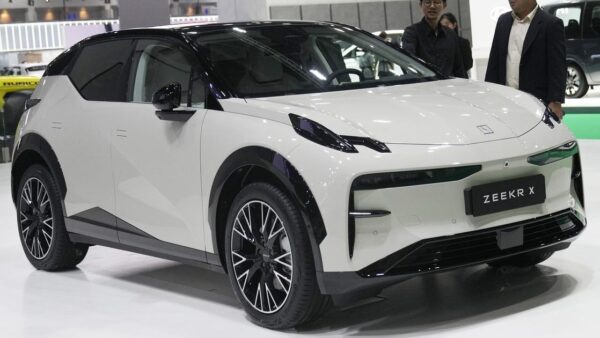 Xe mất giá gần 270 triệu sau vài tháng, khách Thái khiếu nại nhưng nhận cái kết đắng
