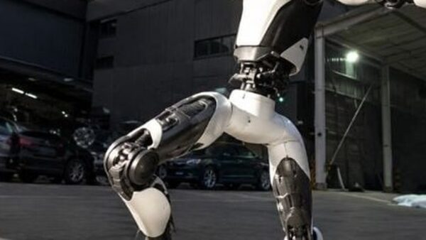 Unitree giới thiệu robot biết võ Kungfu để cứu bạn trong lúc nguy cấp