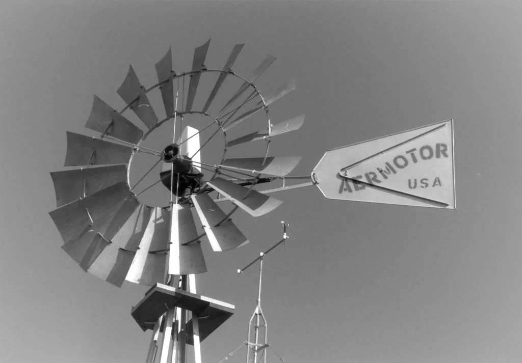 wind-turbine-three-blades-farm-windmill-aermotor-1791951160687-17919511612971316420538